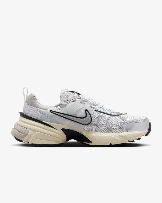 Nike V2K Run 'Summit White Metallic Silver' - Dames - HYP3