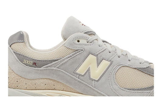 New Balance 2002R Lunar New Year Concrete sneaker afbeelding 2 - stylecode M2002RLN