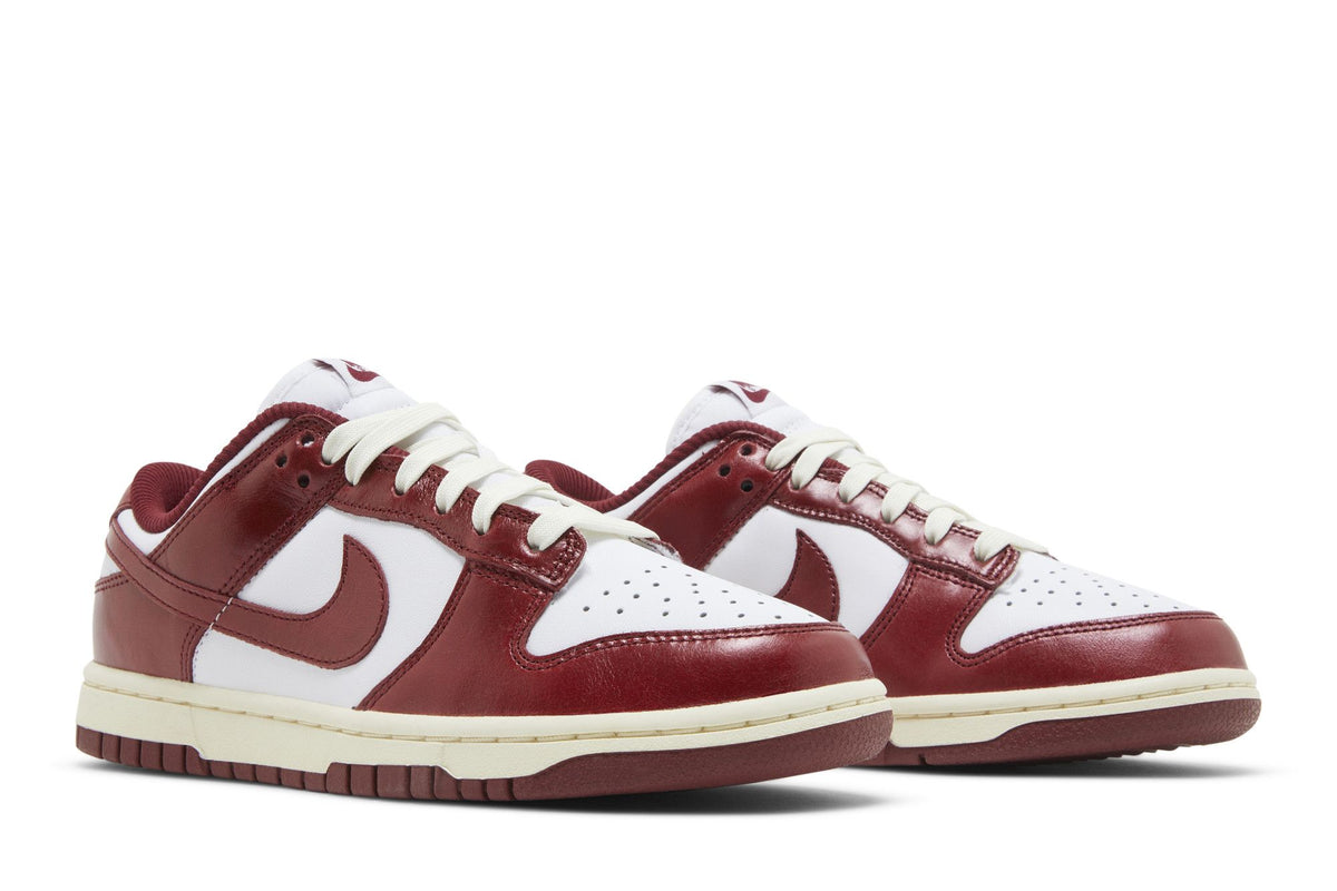 Nike Dunk Low PRM Vintage Team Red (Women's) sneaker afbeelding 8 - stylecode FJ4555-100