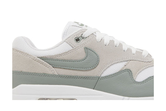 Nike Air Max 1 White Mica Green sneaker afbeelding 2 - stylecode DZ4549-100