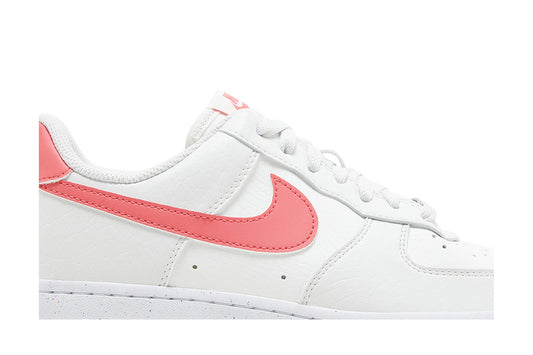 Nike Air Force 1 Low '07 Next Nature Summit White Sea Coral (Women's) sneaker afbeelding 2 - stylecode DV3808-100