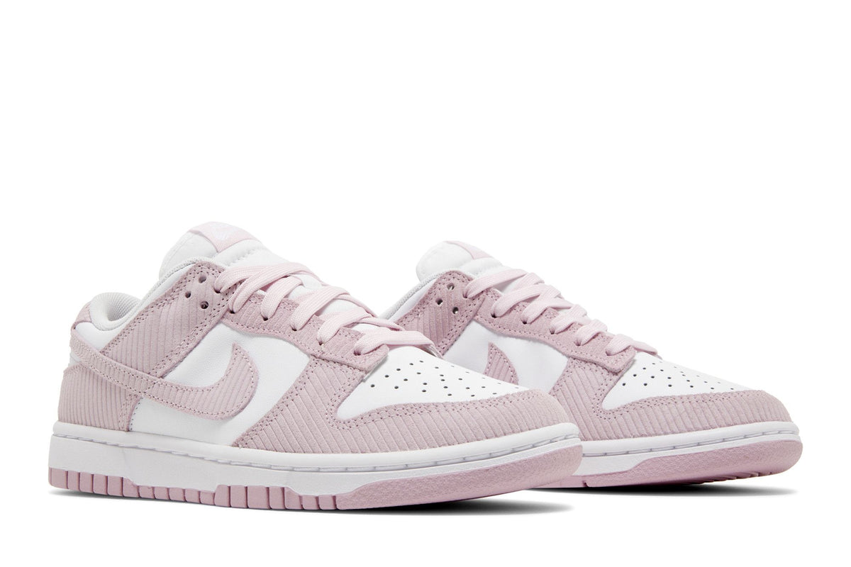 Nike Dunk Low Pink Corduroy (Women's) sneaker afbeelding 8 - stylecode FN7167-100