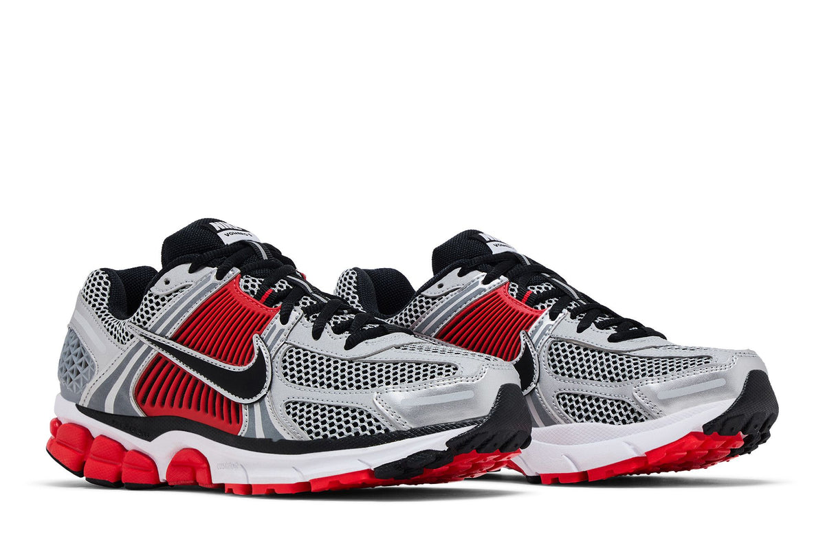 Nike Zoom Vomero 5 Bright Crimson Metallic Silver sneaker afbeelding 8 - stylecode FJ4151-005