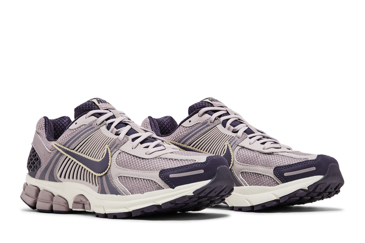 Nike Zoom Vomero 5 Platinum Violet sneaker afbeelding 8 - stylecode HQ3643-019