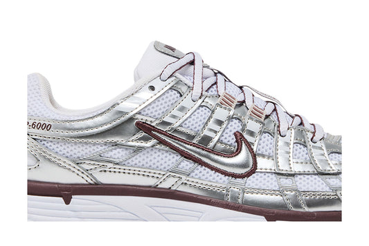 Nike P-6000 White Metallic Silver Tattoo (Women's) sneaker afbeelding 2 - stylecode BV1021-110