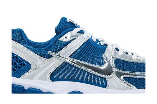 Nike Zoom Vomero 5 Court Blue Metallic Silver sneaker afbeelding 2 - stylecode IQ9392-476