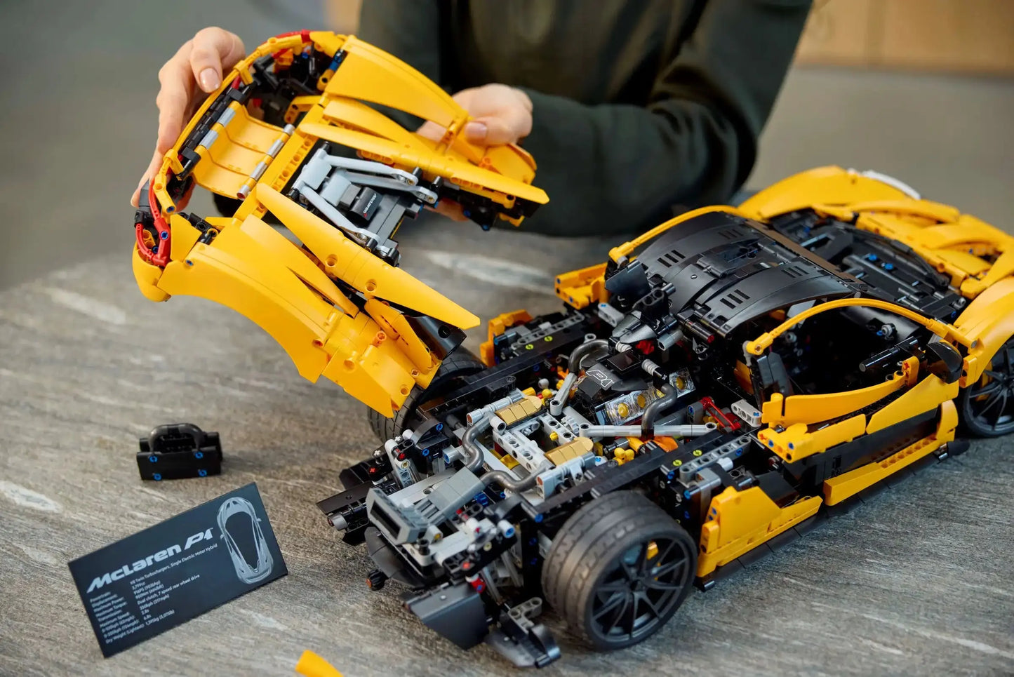 LEGO Technic - McLaren P1™ hypercar - 42172 - HYP3