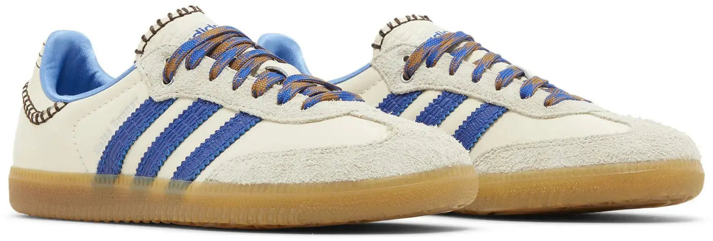 Vooraanzicht van de adidas Samba Nylon Wonder Clay Royal met shaggy suède T-neus en meerkleurige veters