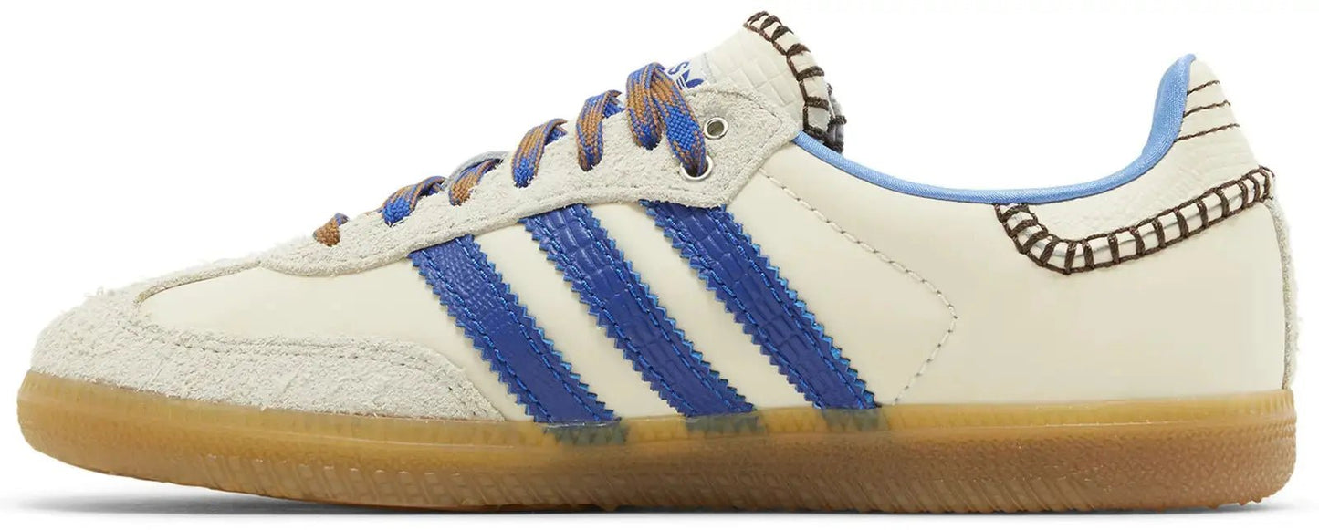 Binnenzijde van de Wales Bonner x adidas Samba in Wonder Clay leer en blauwe leren accenten