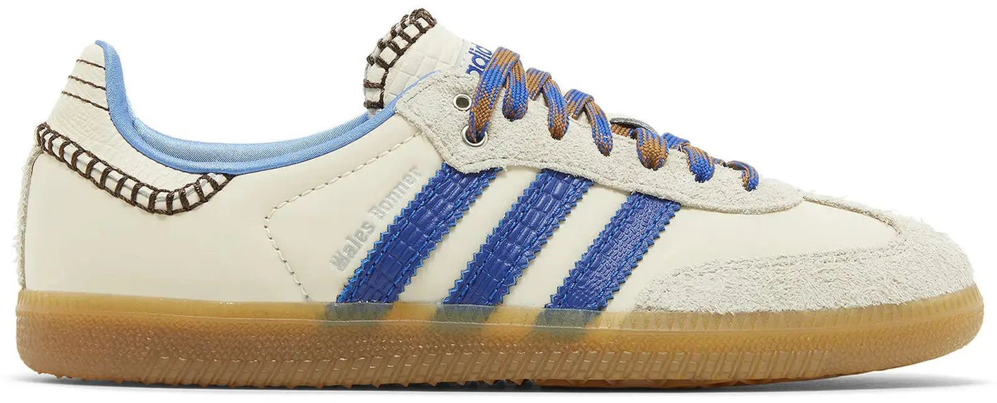Wales Bonner x adidas Samba Nylon 'Wonder Clay Royal Blue' laterale zijkant met blauwe 3-Stripes en metallic branding