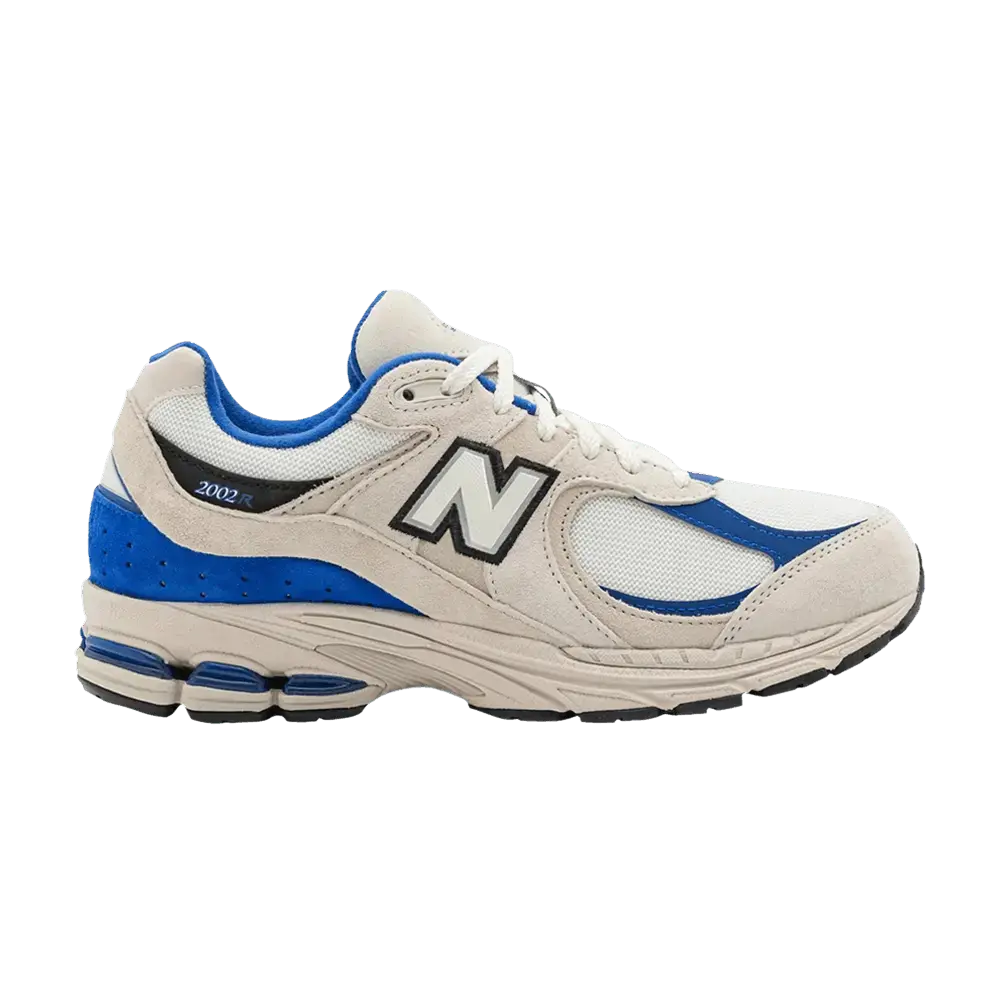 New Balance 2002R Sea Salt Moonbeam Royal sneaker 1 - stylecode M2002RZT