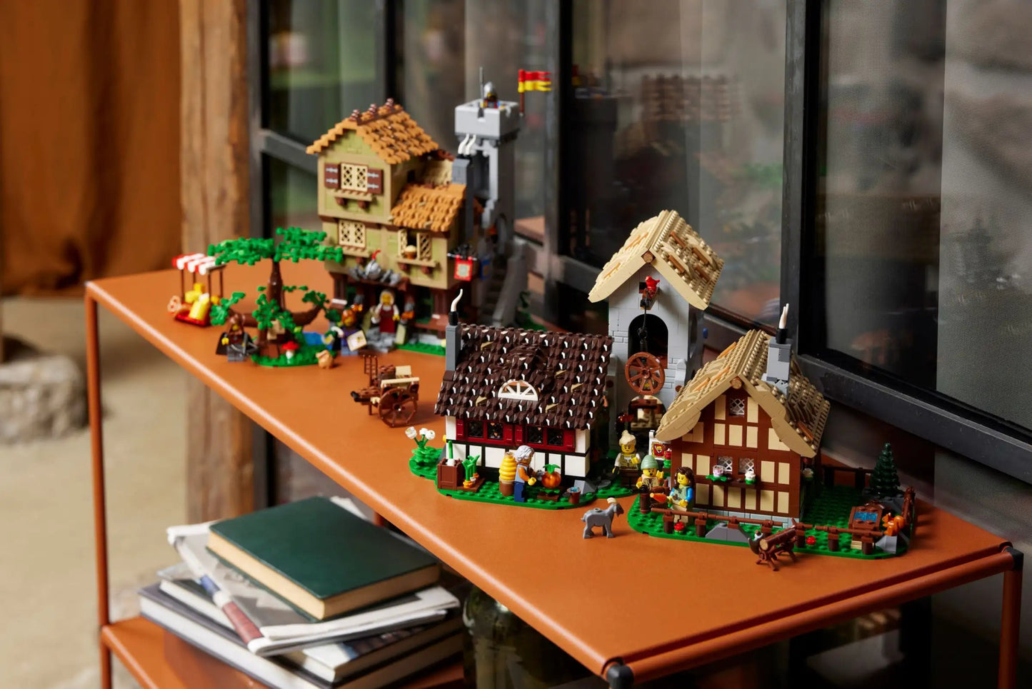 LEGO Icons Middeleeuws stadsplein (10332)