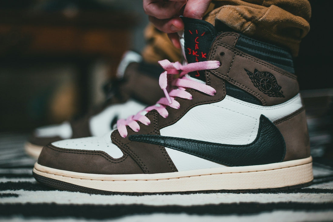 Travis Scott Air Jordans: Medium Olive, Velvet Brown, Olive & Reverse Mocha – de ultieme gids - HYP3