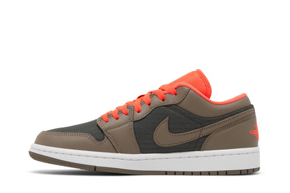 Jordan 1 Low SE Newsprint Olive Grey (Women's) sneaker afbeelding 3 - stylecode DQ6076-002
