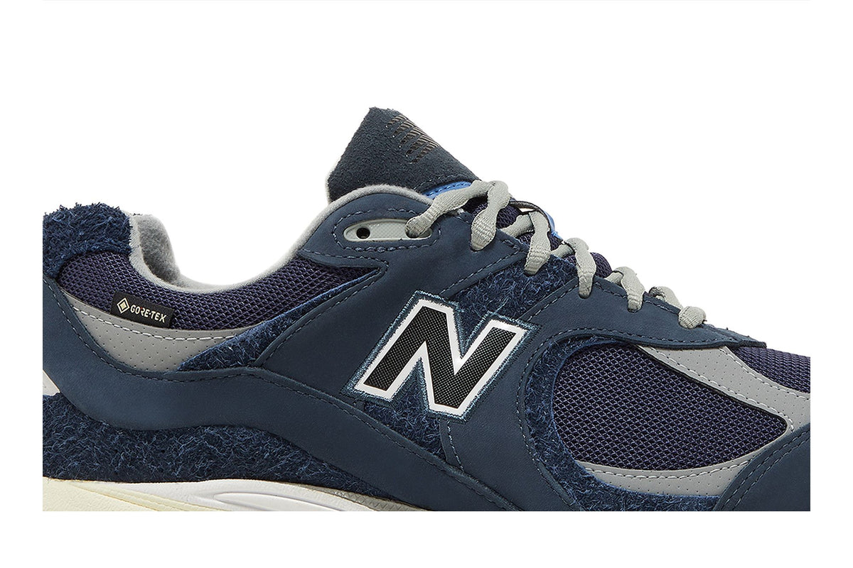New Balance 2002R Invincible x N.Hoolywood Gore-Tex Navy sneaker afbeelding 2 - stylecode M2002RXH