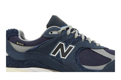 New Balance 2002R Invincible x N.Hoolywood Gore-Tex Navy sneaker afbeelding 2 - stylecode M2002RXH