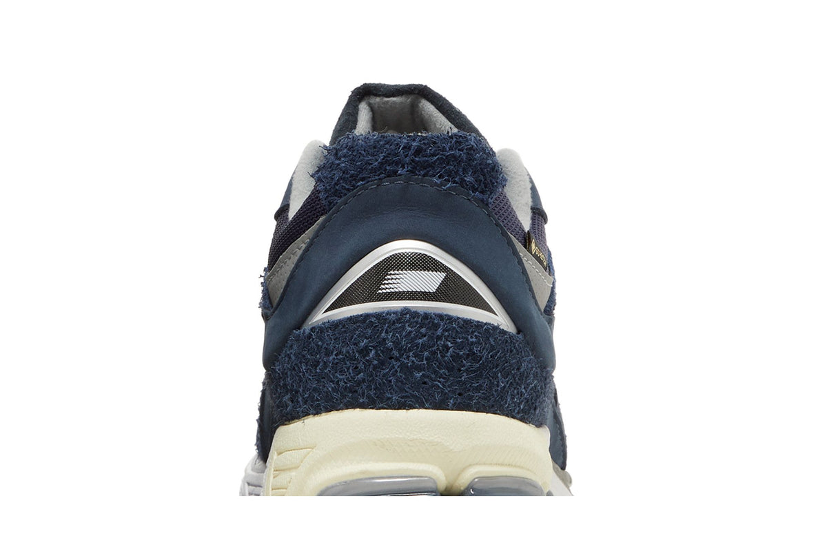 New Balance 2002R Invincible x N.Hoolywood Gore-Tex Navy sneaker afbeelding 7 - stylecode M2002RXH