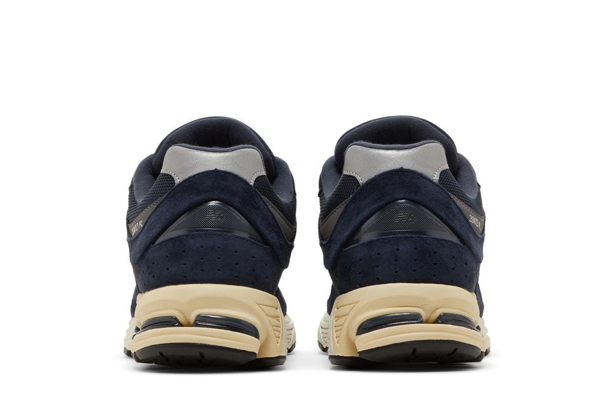 New Balance 2002R Eclipse Navy sneaker afbeelding 6 - stylecode M2002RCA
