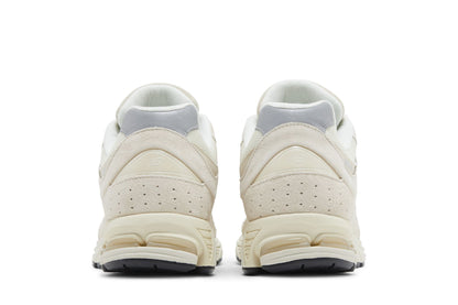 New Balance 2002R Off White sneaker afbeelding 6 - stylecode M2002RCC