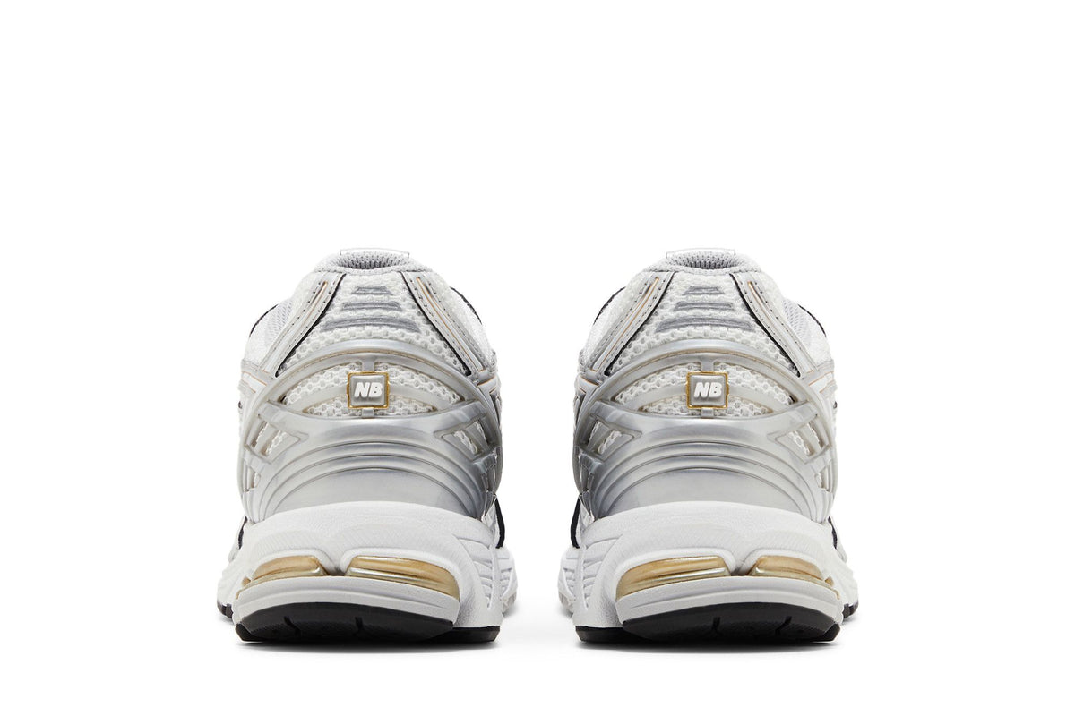 New Balance 1906R White Rain Cloud Silver Metallic sneaker afbeelding 6 - stylecode M1906RI