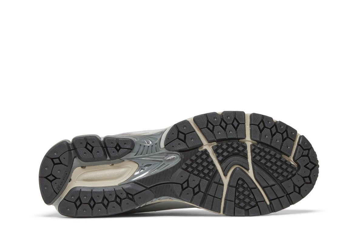 New Balance 2002R Grey Pocket sneaker afbeelding 4 - stylecode M2002RVC