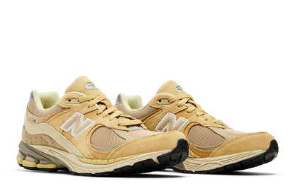 New Balance 2002R AURALEE Yellow Beige sneaker afbeelding 8 - stylecode M2002RE1