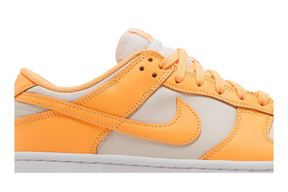 Nike Dunk Low Peach Cream (Women's) sneaker afbeelding 2 - stylecode DD1503-801