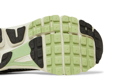 Nike Zoom Vomero 5 Cobblestone Flat Pewter (Women's) sneaker afbeelding 5 - stylecode FB8825-001