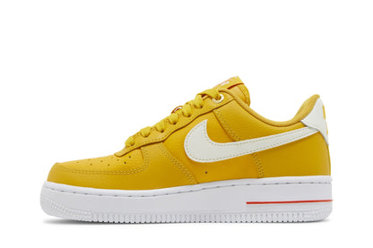 Nike Air Force 1 Low '07 SE 40th Anniversary Yellow Ochre Mini Swoosh (Women's) sneaker afbeelding 3 - stylecode DQ7582-700