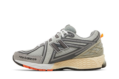 New Balance 1906R N.Hoolywood x INVINCIBLE Grey Swan sneaker afbeelding 3 - stylecode M1906RNI