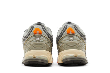 New Balance 1906R N.Hoolywood x INVINCIBLE Grey Swan sneaker afbeelding 6 - stylecode M1906RNI