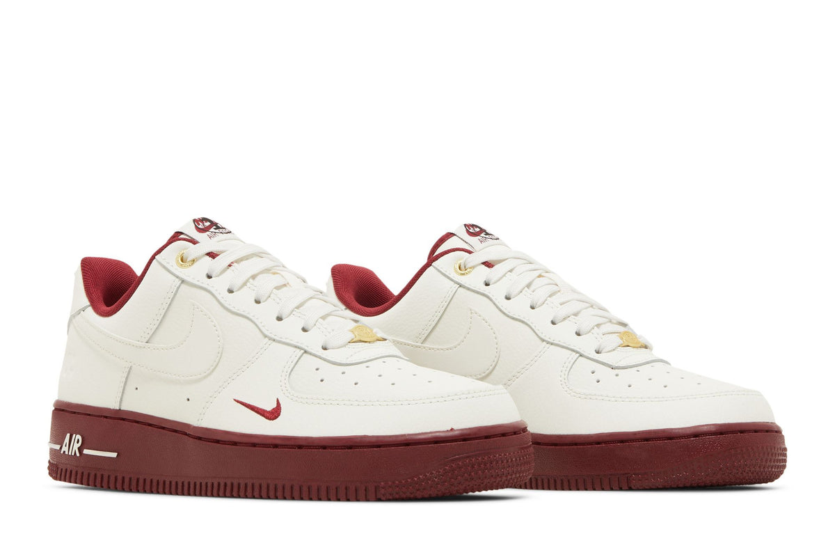 Nike Air Force 1 Low '07 SE 40th Anniversary Edition Sail Team Red (Women's) sneaker afbeelding 8 - stylecode DQ7582-100