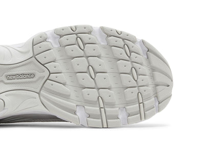 New Balance 530 Moonbeam Silver Metallic sneaker afbeelding 5 - stylecode MR530RS