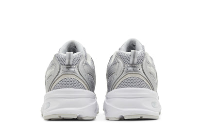 New Balance 530 Moonbeam Silver Metallic sneaker afbeelding 6 - stylecode MR530RS