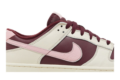 Nike Dunk Low Retro PRM Valentine's Day (2023) sneaker afbeelding 2 - stylecode DR9705-100