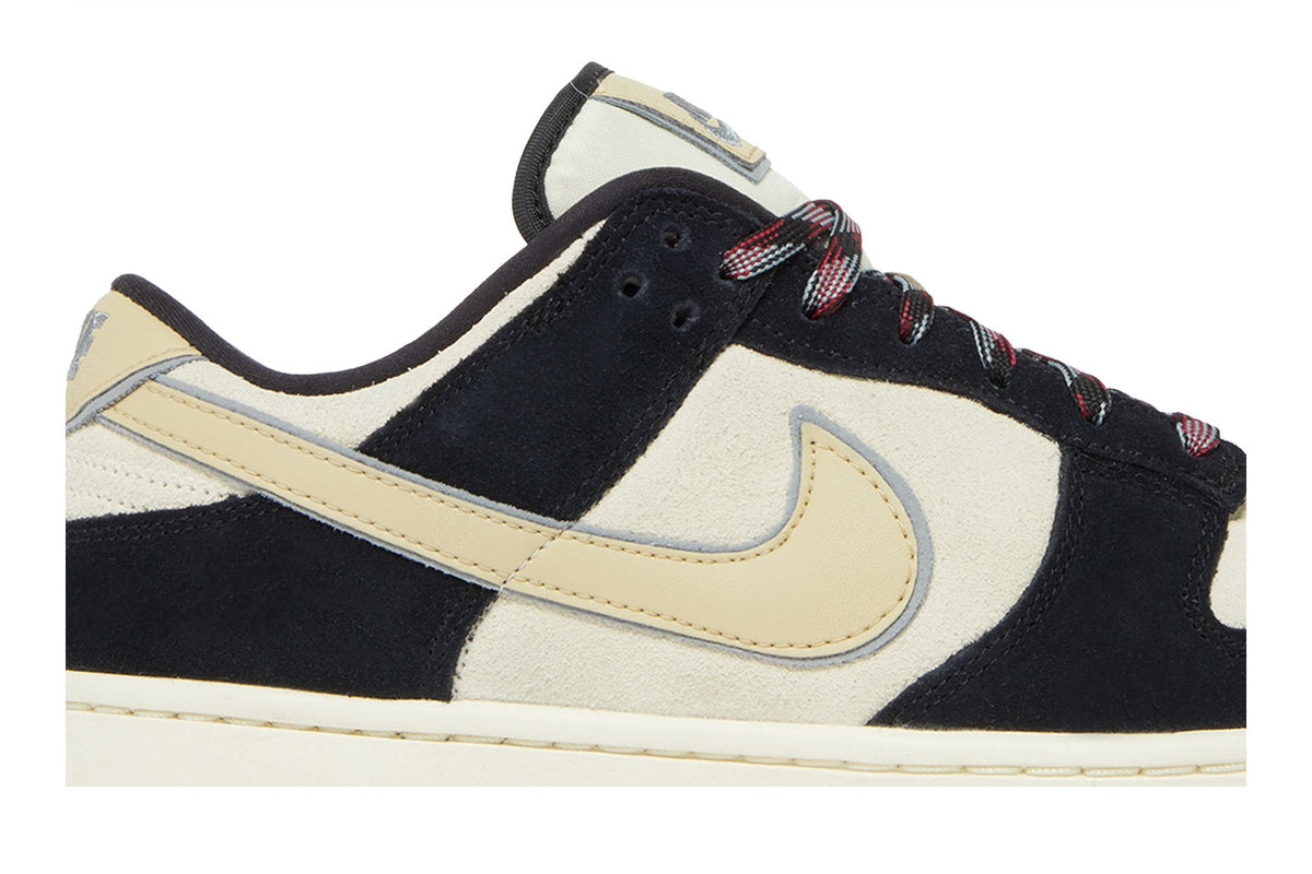 Nike Dunk Low LX Black Suede Team Gold (Women's) sneaker afbeelding 2 - stylecode DV3054-001