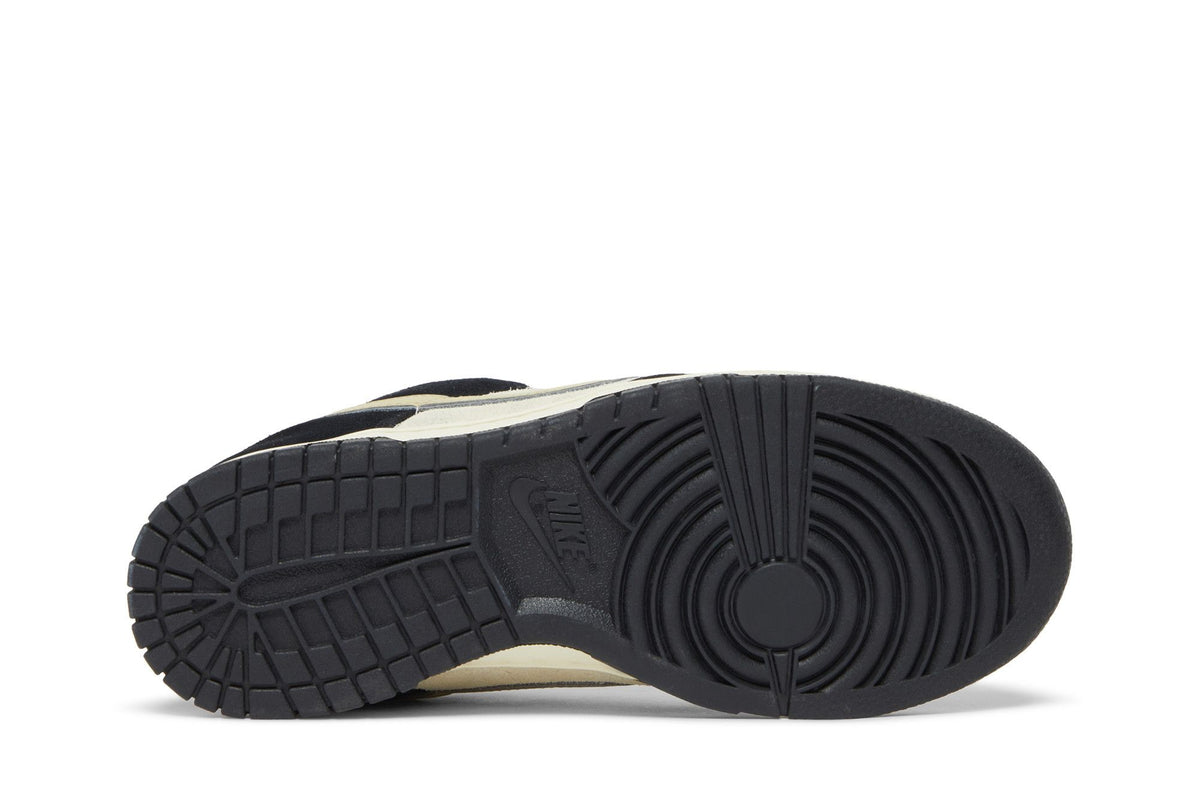 Nike Dunk Low LX Black Suede Team Gold (Women's) sneaker afbeelding 4 - stylecode DV3054-001