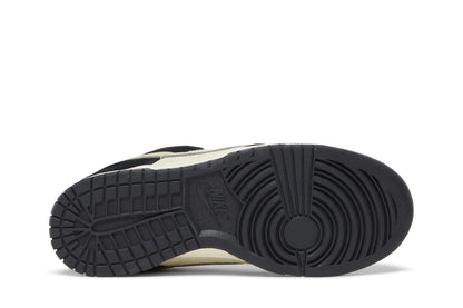 Nike Dunk Low LX Black Suede Team Gold (Women's) sneaker afbeelding 4 - stylecode DV3054-001