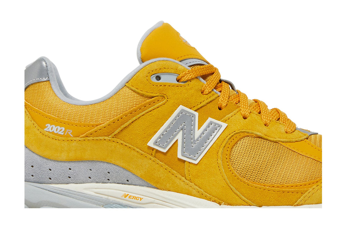 New Balance 2002R Egg Yolk sneaker afbeelding 2 - stylecode M2002RHT