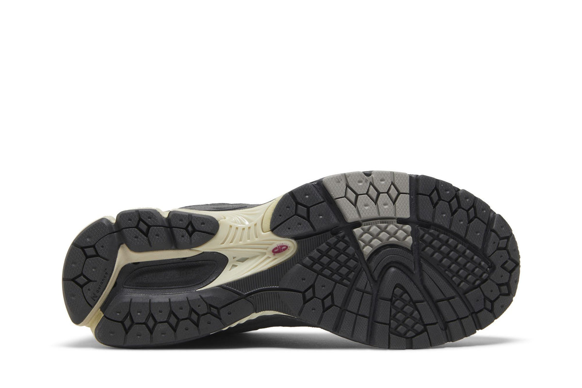 New Balance 2002R Black Grey sneaker afbeelding 4 - stylecode M2002RGV