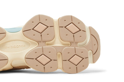 New Balance 9060 Ivory Cream Pink Sand sneaker afbeelding 5 - stylecode U9060WCG