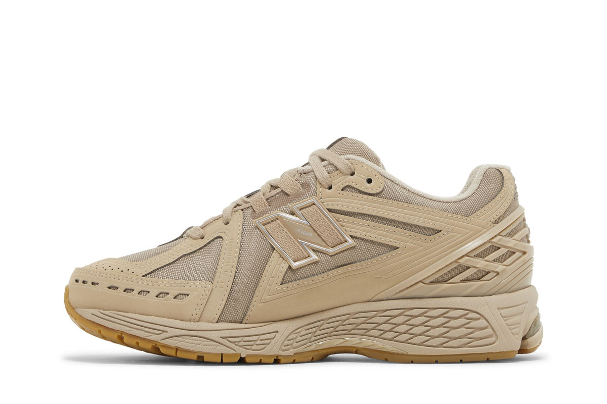 New Balance 1906R Cordura Desert Tan sneaker afbeelding 3 - stylecode M1906RT