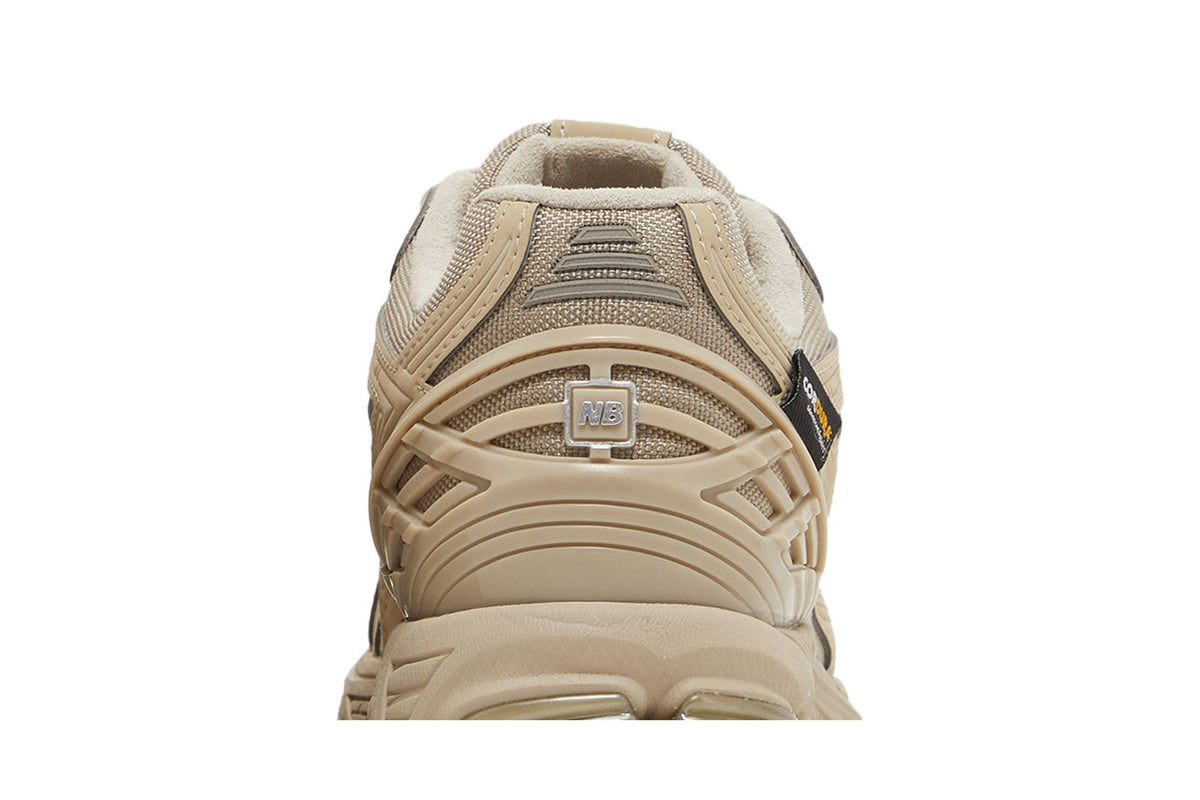 New Balance 1906R Cordura Desert Tan sneaker afbeelding 7 - stylecode M1906RT