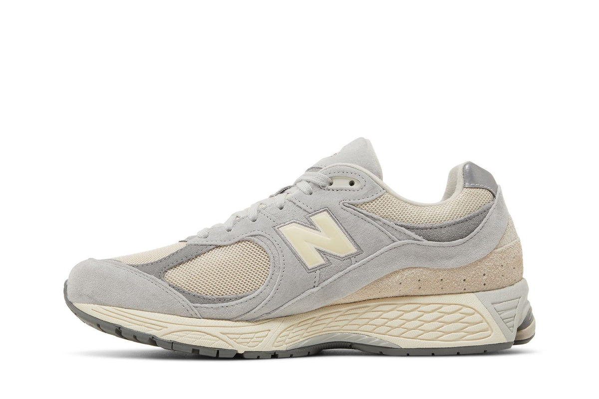 New Balance 2002R Lunar New Year Concrete sneaker afbeelding 3 - stylecode M2002RLN
