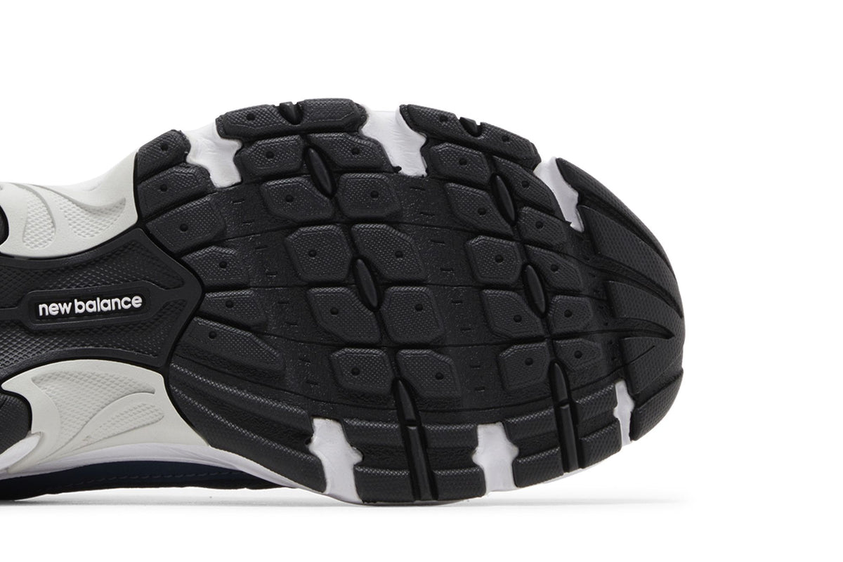 New Balance 530 Navy Silver sneaker afbeelding 5 - stylecode MR530SMT