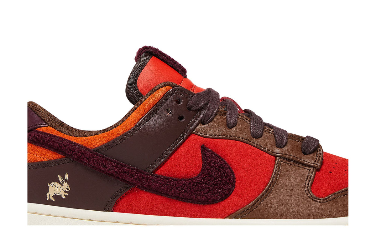 Nike Dunk Low Retro PRM Year of the Rabbit Light Crimson (2023) sneaker afbeelding 2 - stylecode FD4203-661