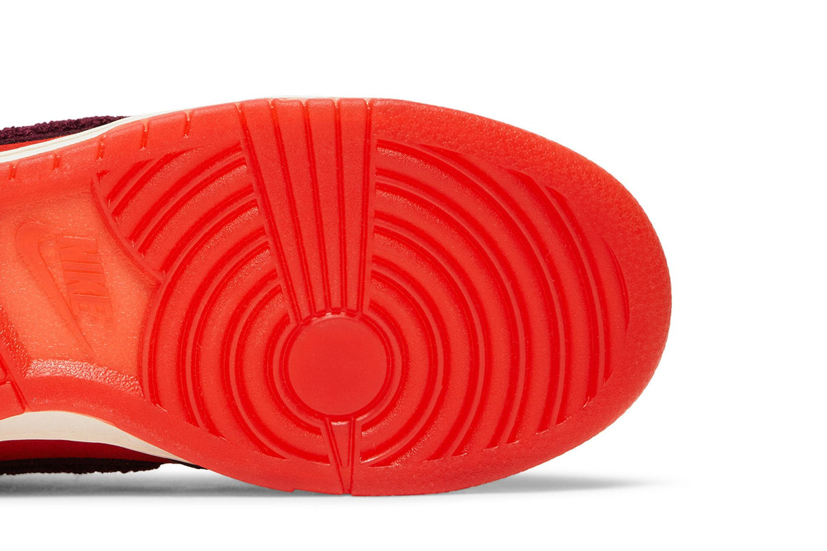 Nike Dunk Low Retro PRM Year of the Rabbit Light Crimson (2023) sneaker afbeelding 5 - stylecode FD4203-661