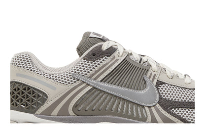 Nike Zoom Vomero 5 Iron Ore Flat Pewter sneaker afbeelding 2 - stylecode FD0791-012