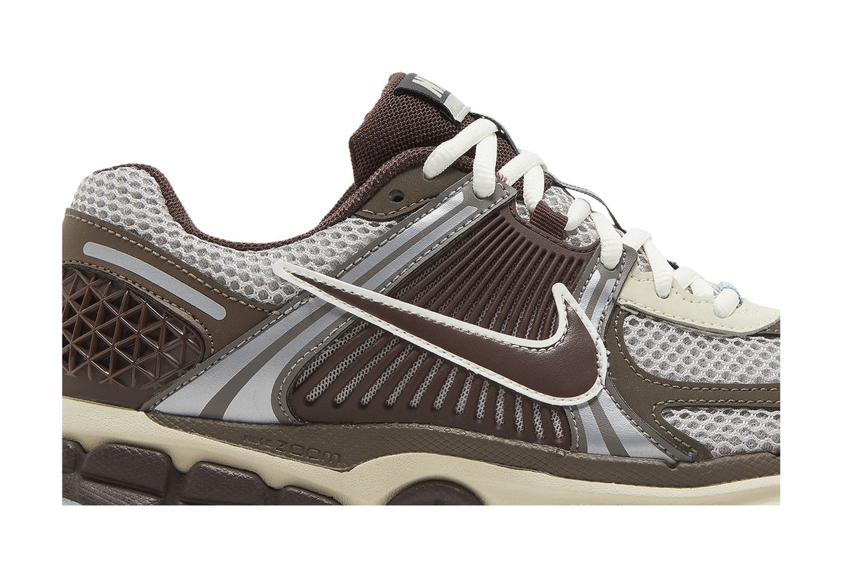 Nike Zoom Vomero 5 Earth Fossil (Women's) sneaker afbeelding 2 - stylecode FD9920-022