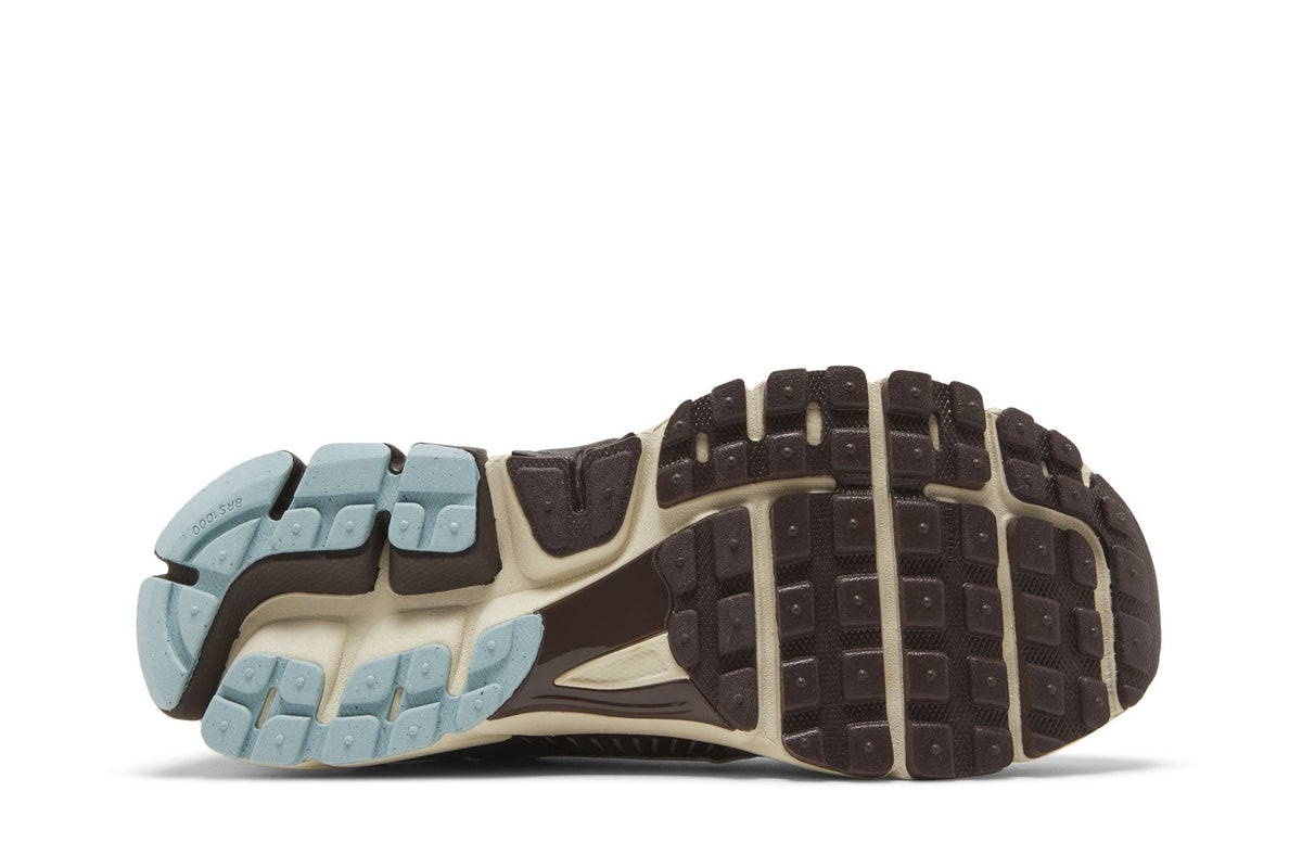 Nike Zoom Vomero 5 Earth Fossil (Women's) sneaker afbeelding 4 - stylecode FD9920-022